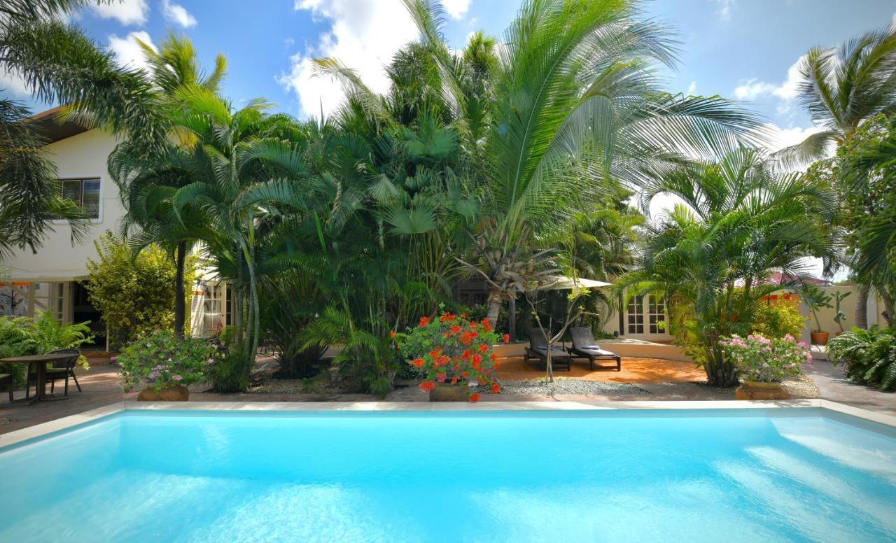 Wonders Boutique Hotel Oranjestad Exteriör bild