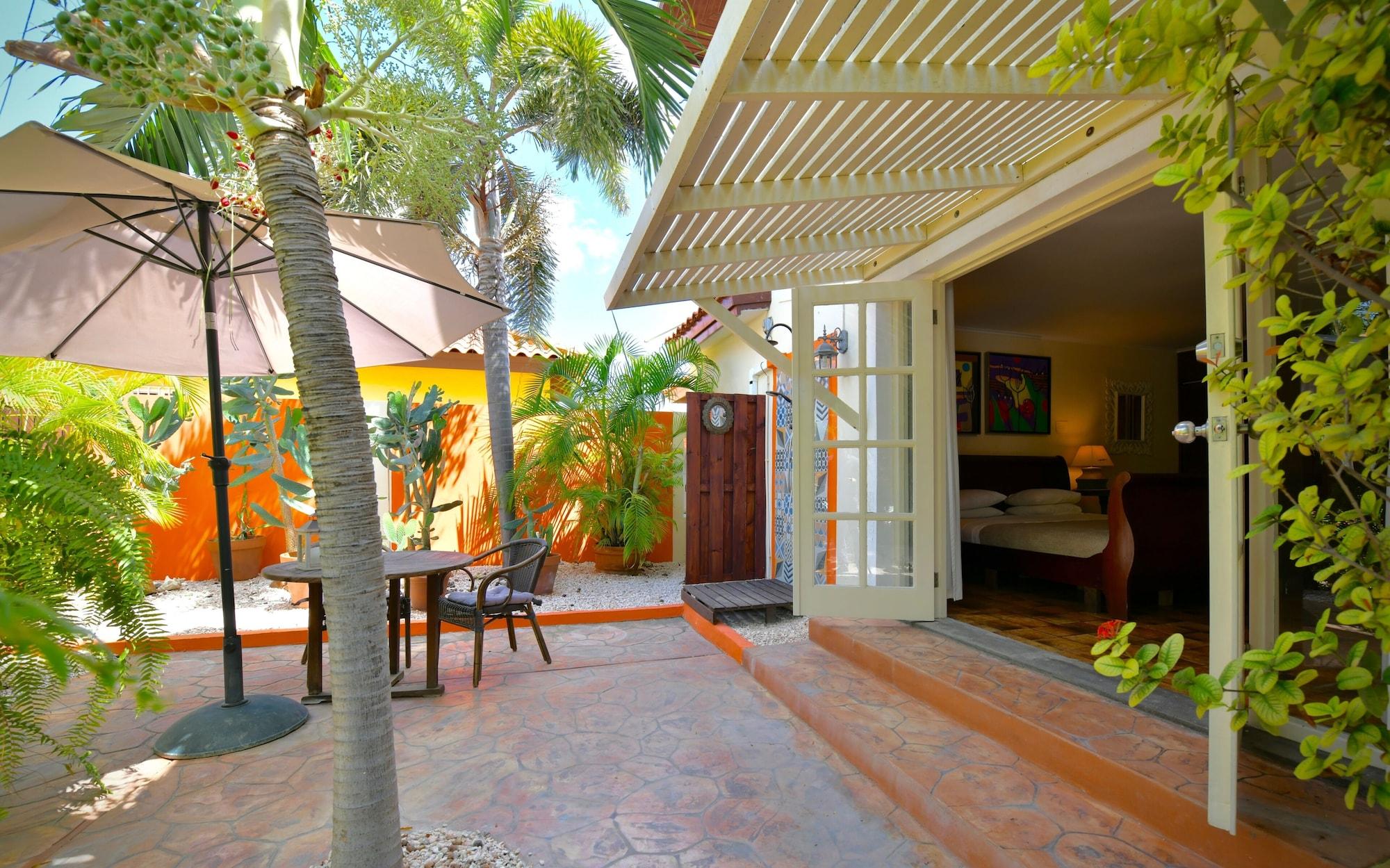 Wonders Boutique Hotel Oranjestad Exteriör bild