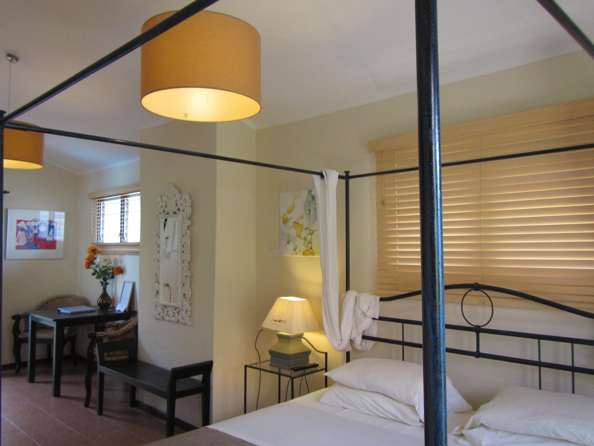 Wonders Boutique Hotel Oranjestad Exteriör bild